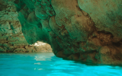 沖繩浮潛-青之洞窟