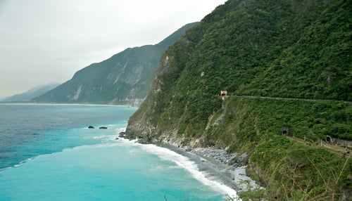 1. Check out Qingshui Cliffs