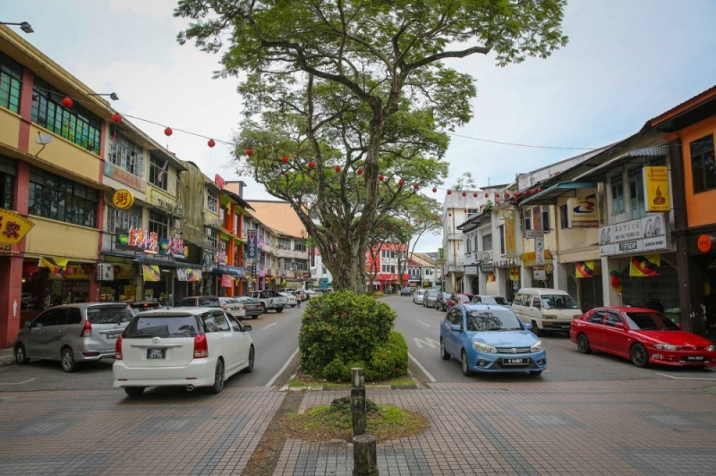 A general view of the Padungan Street Bazaar