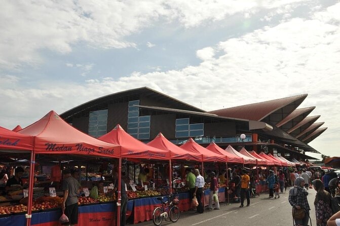 A side view of Pasar Satok Weekend Market at Medan Niaga Satok