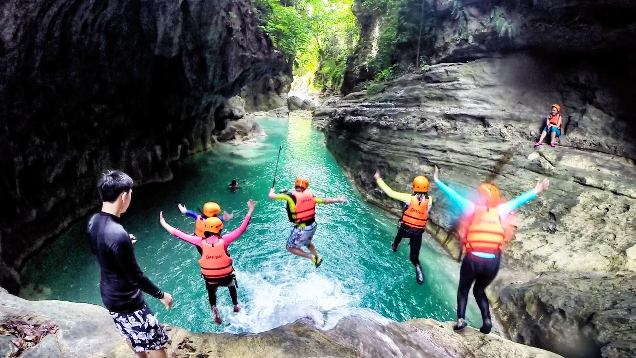 Canyoneering in Kawasan Falls