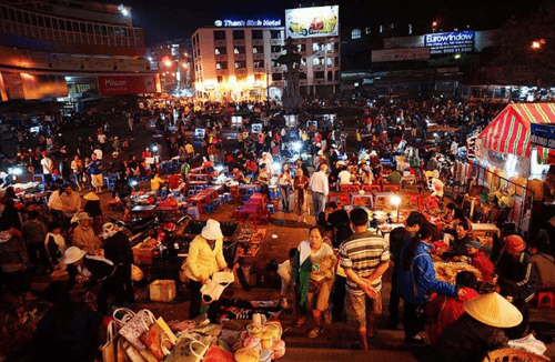 Exploring Sapa Night Market is a must-do activity for those seeking things to do in Sapa at night.