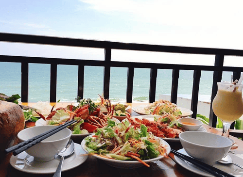 Fresh seafood feast at Xin Chao Seafood Restaurant, a top-rated eatery in Phu Quoc.