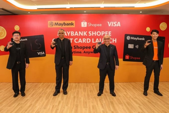 maybank-shopee-credit-card-768x512