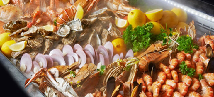 An array of fresh seafood buffet at Latest Recipe, Le Meridien Kuala Lumpur