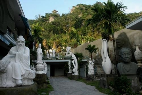 Non Nuoc Stone Carving Village in Da Nang