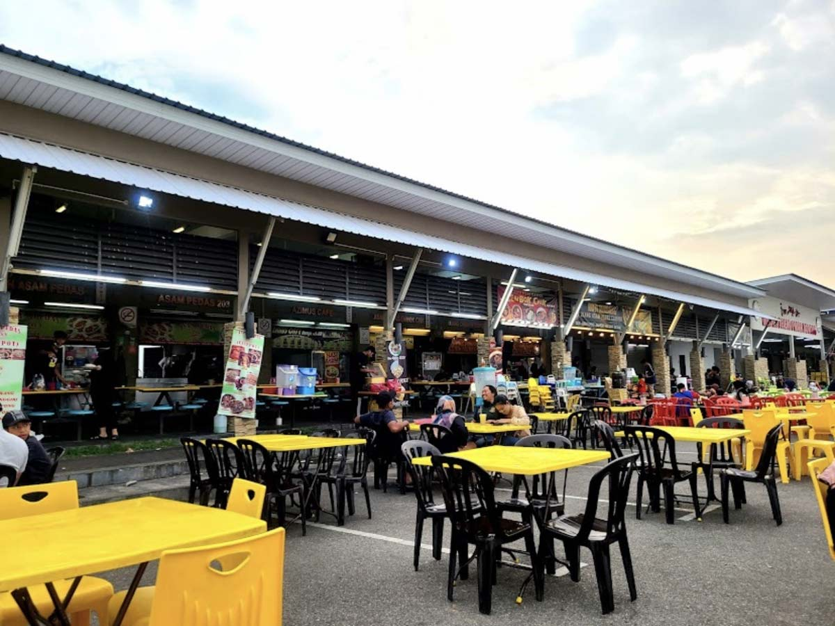 Outdoor seating at Ujang Asam Pedas