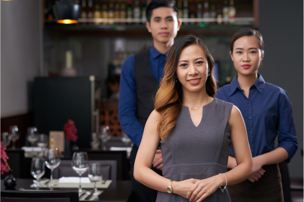 how to start a restaurant business - build a team that supports your vision