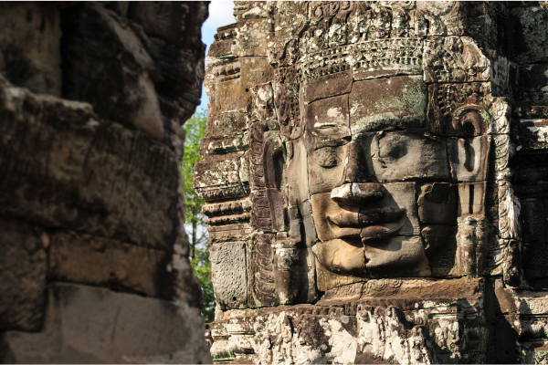 cambodia travel guide - bayon