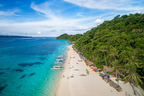 things to do in boracay - exploring white beach