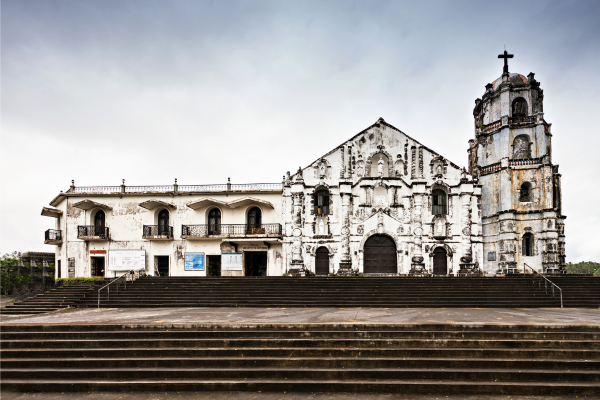 religious tourism in the philippines - daraga church