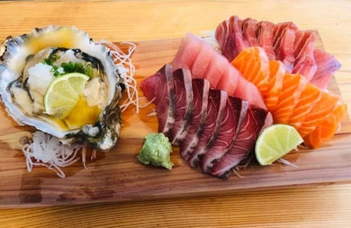 Raw seafood served at Ah Hongs Fish Shop in Taitung, Taiwan