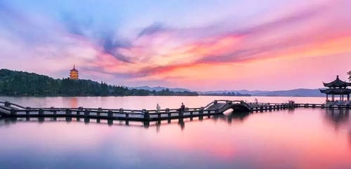 Scenic view of West Lake (Xihu)