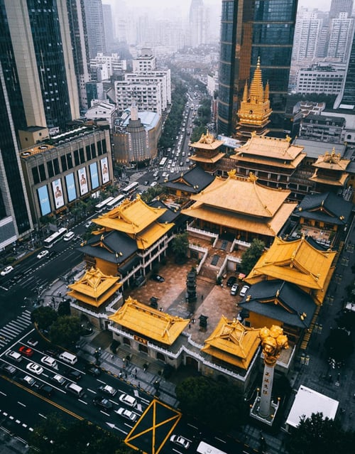 Shanghai attractions Immerse yourself in the spiritual ambiance of Jingan Temple