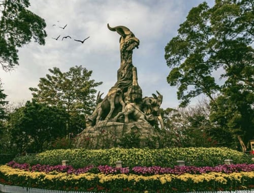Statue at Yuexiu Park