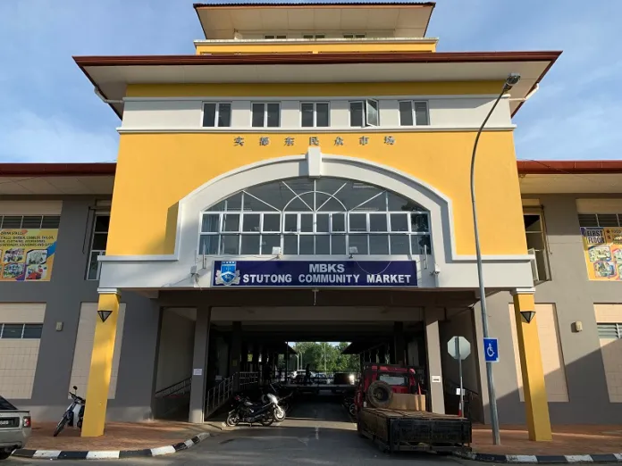 The main facade of Stutong Market