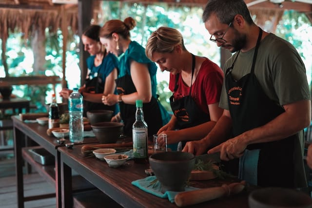 Tourists in a cooking class in Luang Prabang