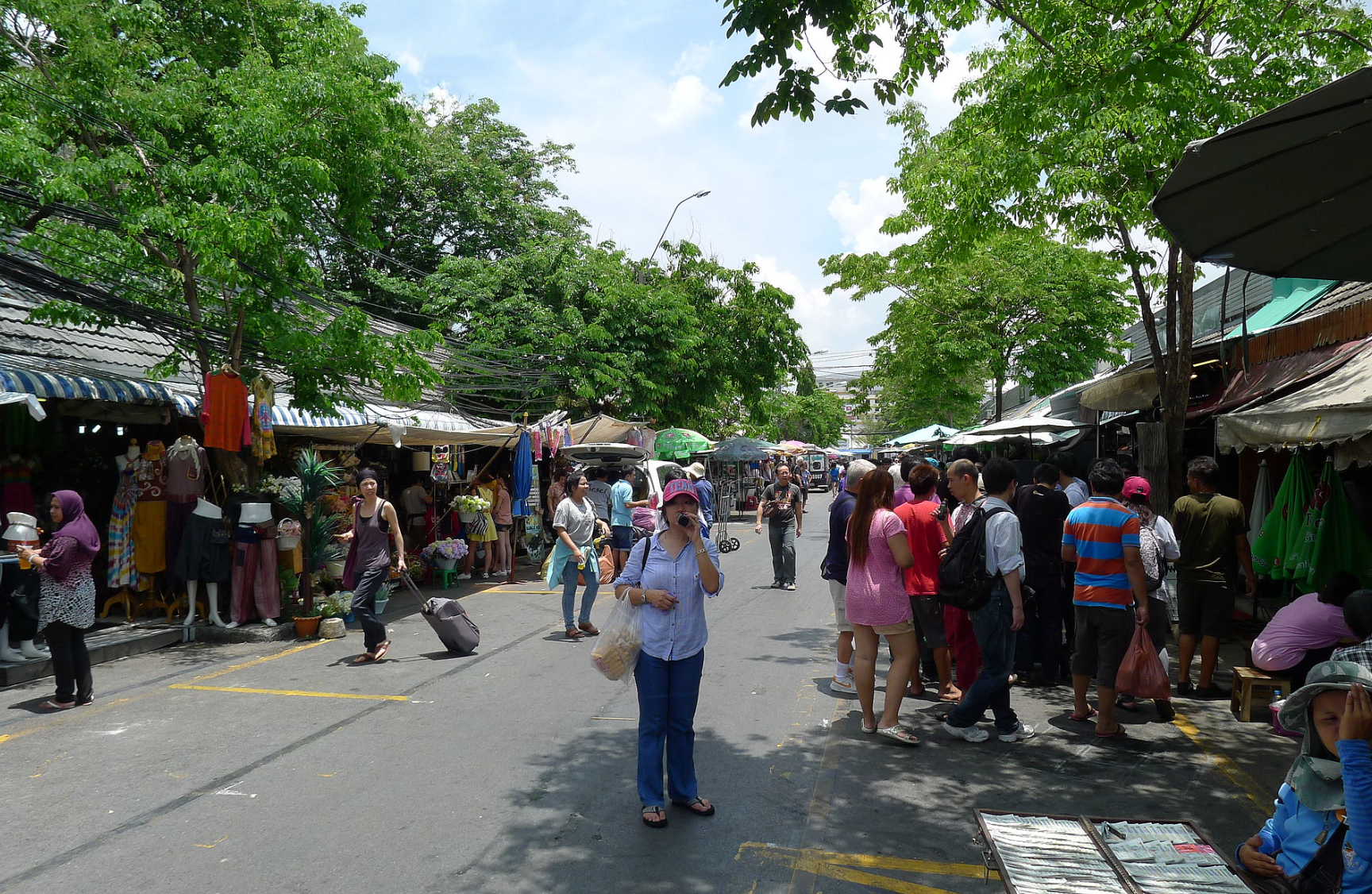 What to do in Thailand Shop till you drop at Chatuchak Weekend Market, the world_s largest weekend market.