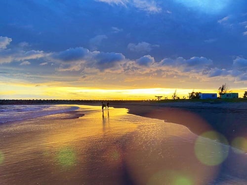 Yuguang Island is connected to the bustling Anping District by the Yuguang Bridge.