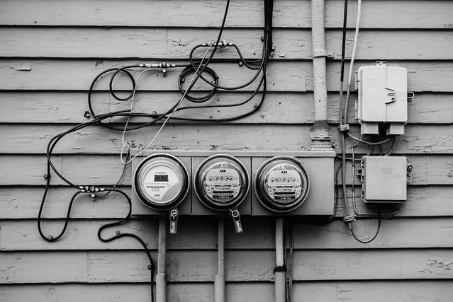 how to compute Meralco bill - reading an electric meter how to compute Meralco bill - reading an electric meter