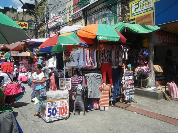 tiangge in the philippines - baclaran market