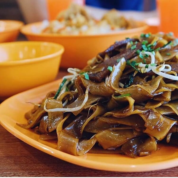 Where to Eat in Makati for Every Budget - 101 Hawker House
