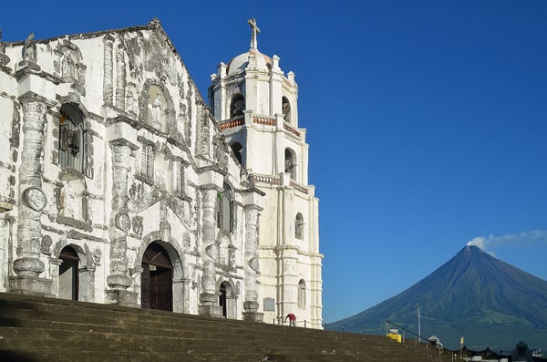 religious tourism in the philippines - daraga church