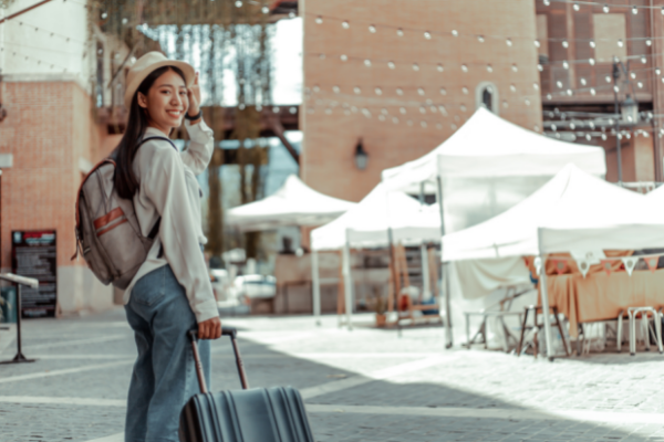 credit cards for women - female traveler UnionBank Miles+ Platinum Visa credit cards for women - female traveler UnionBank Miles+ Platinum Visa