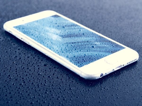 Phone Protection Tips - Keep Your Smartphone from Getting Wet