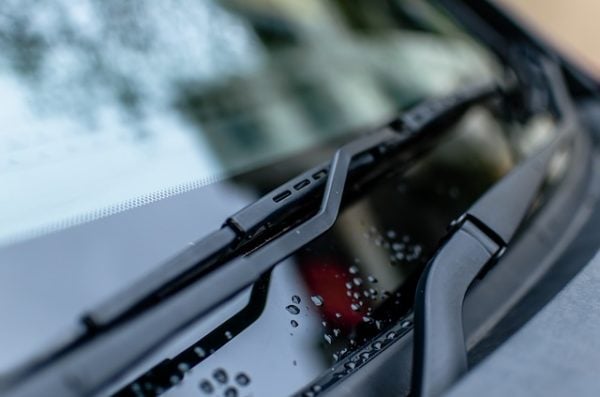 How to Protect Your Car in the Rain - Replace the Windshield Wipers how to protect car from rain - Replace the Windshield Wipers