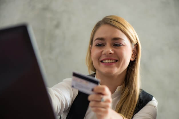 Credit Card Security Tips for Expats | MoneyMax.ph