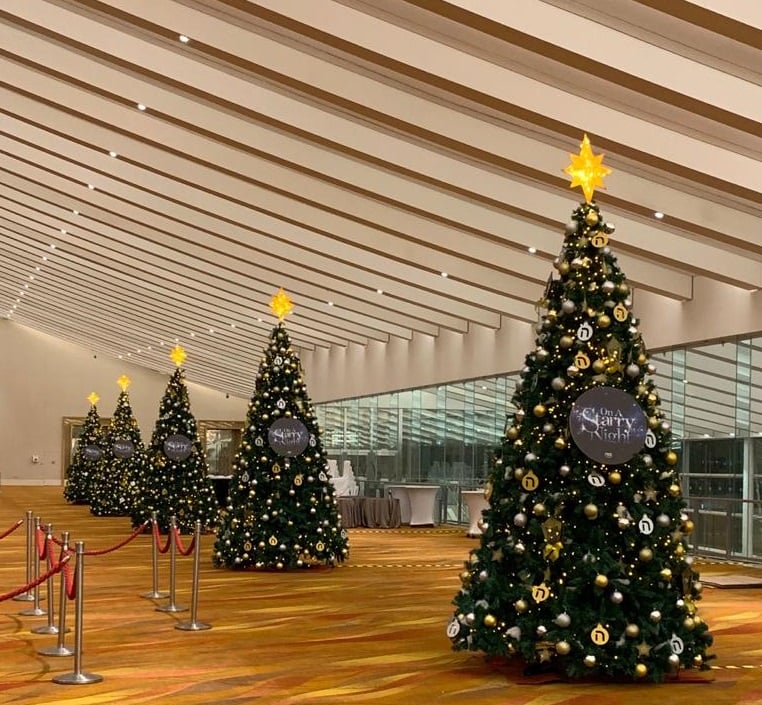 8 Places To Buy Cheap Christmas Decorations in Singapore (2023)