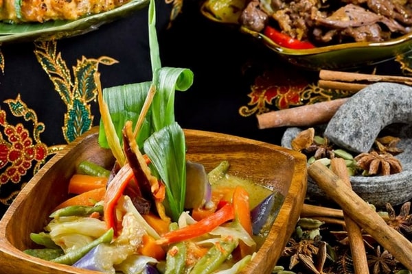 Meal at the Asian Market Cafe, Fairmont Singapore - SingSaver