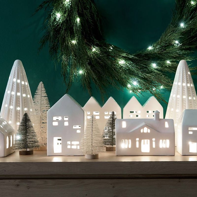 10 Places To Buy Cheap Christmas Decorations in Singapore (2022)