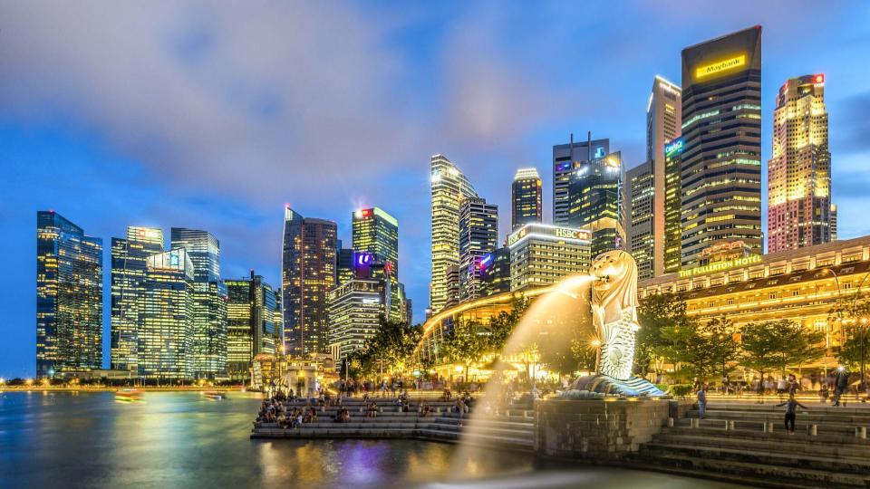 Local Banks Vs International banks In Singapore: Pros & Cons