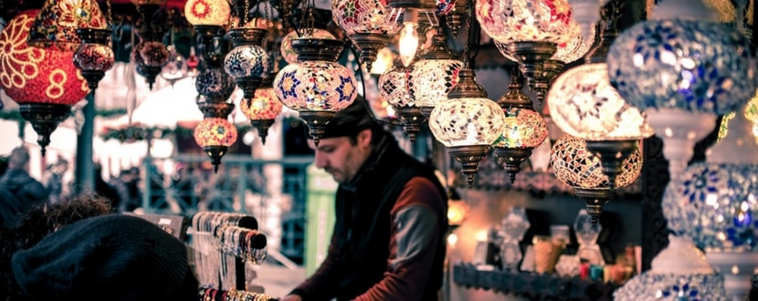traditional-store-arabian-lamps-min