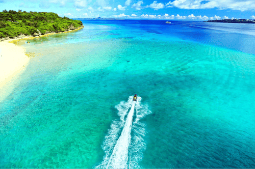 boat sailing through sesoko island, Okinawa