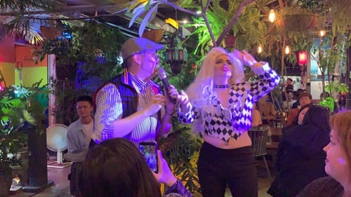 drag show at Café Dalida