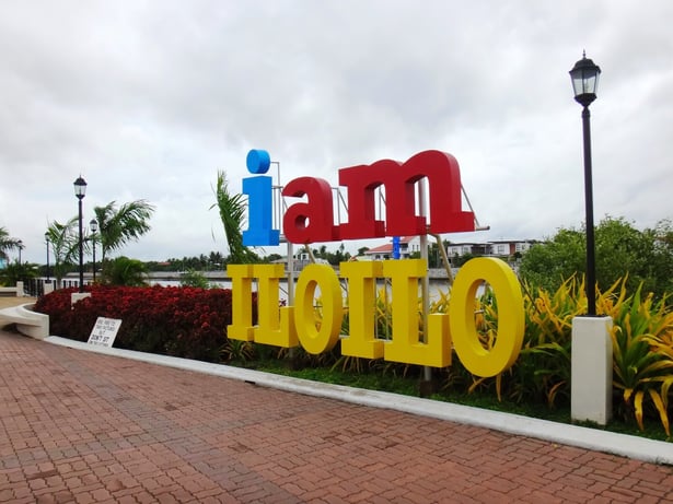 iloilo travel guide - iloilo river esplanade