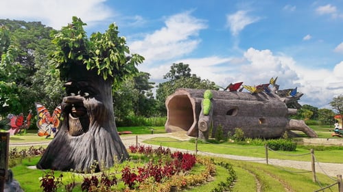 hidden village, a tourist attraction in chiang mai