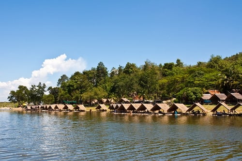 huay tung tao lake, a tourist attraction in chiang mai