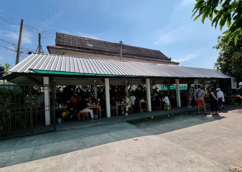 khao soi khun yai, a tourist attraction in chiang mai