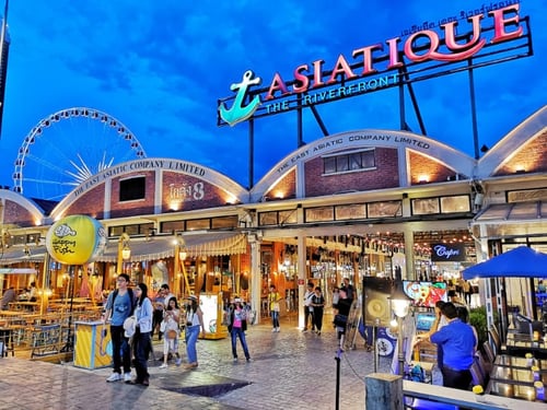 nighttime activity at asiatique the riverfront in bangkok