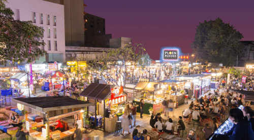 ploen ruedee night market, a tourist attraction in chiang mai