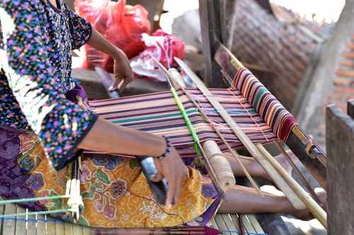 sukarara weaving village, a tourist attraction in lombok