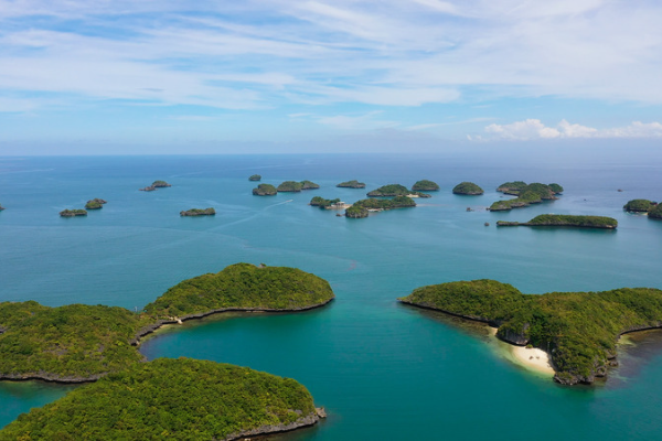 tourist destinations in the Philippines - hundred islands, pangasinan