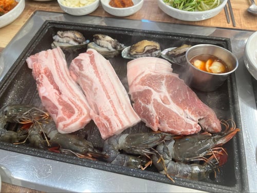 what to eat and do in jeju gunip dong black pork bbq street
