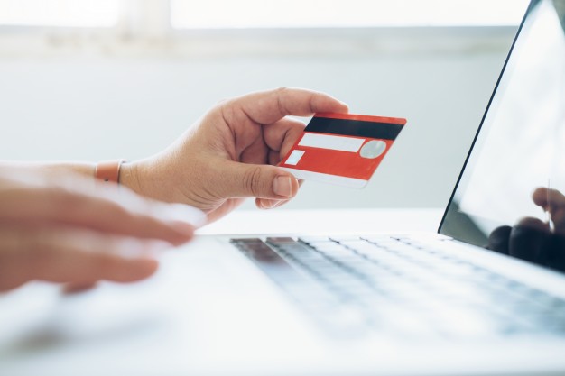 debit card vs credit card- credit card rewards and promos