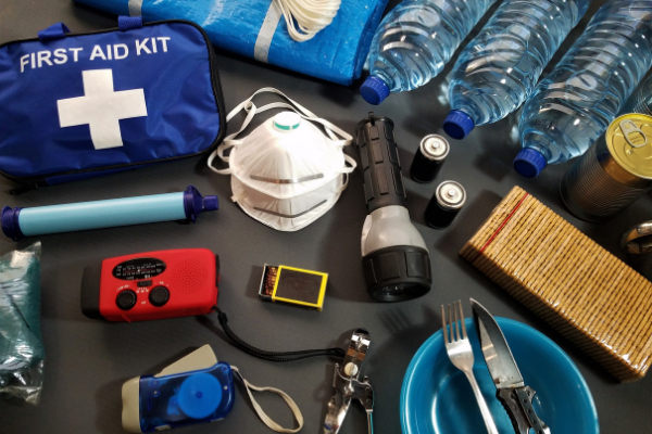 how to prepare for disasters - disaster supply emergency kit